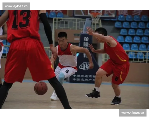 激烈角逐篮球赛场群雄逐鹿 球员展现超凡技巧与团队默契 - 副本